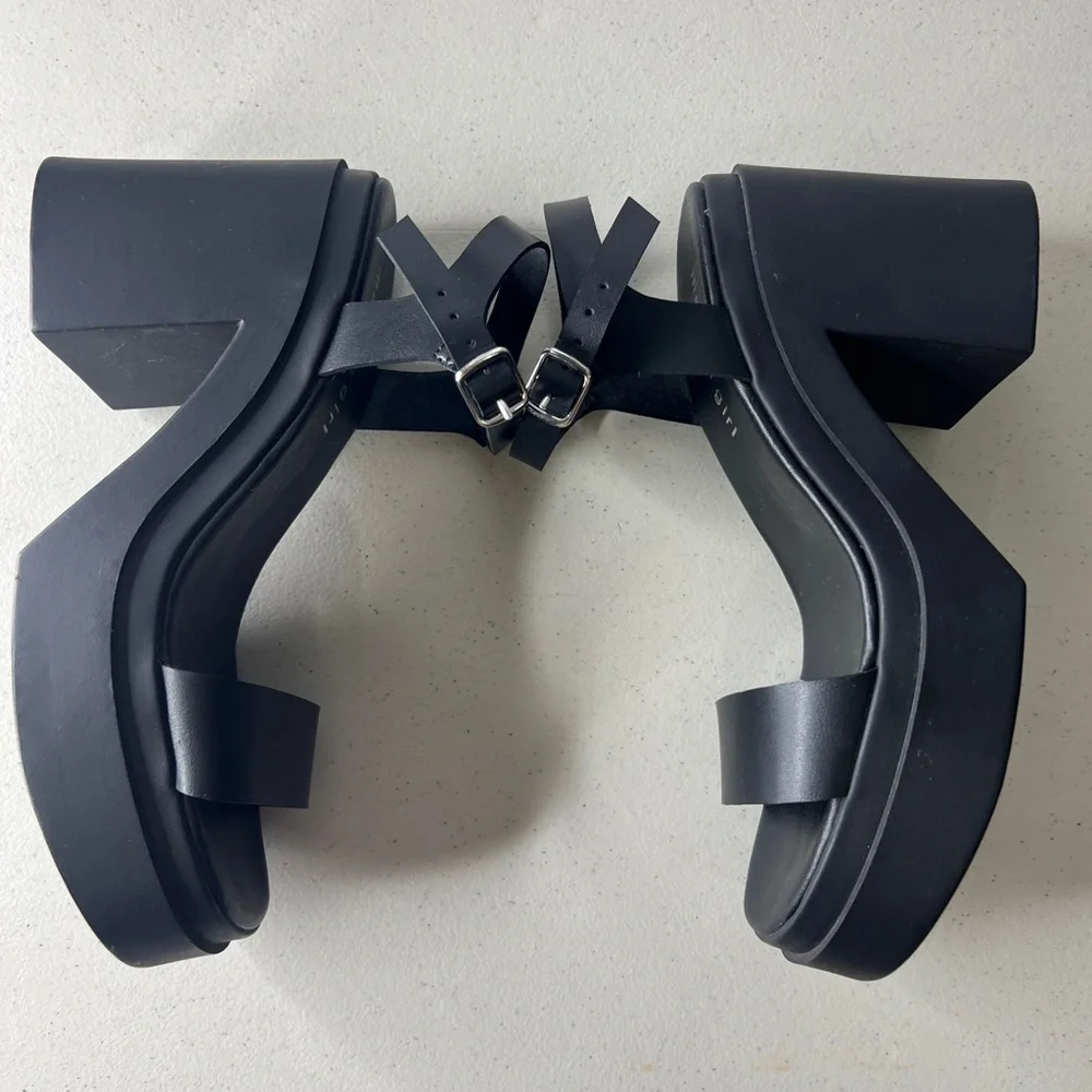 Madden Girl Black Platform Sandals 7.5